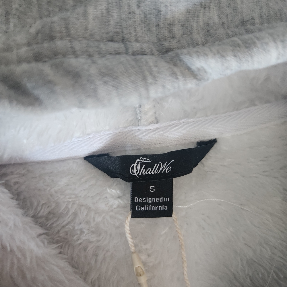 Gray Hoodie with "I'm So Freaking Cold" - NWT - Picture 2 of 3